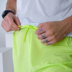 Quechua Short De Randonnée Rapide FH 900 Homme Jaune. 11 Quechua Short De Randonnée Rapide FH 900 Homme Jaune. -Nabaiji short de randonnee rapide fh 900 homme jaune 5