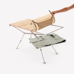 Quechua TABLE DE CAMPING COMPACTE 4/6 PERSONNES - PLATEAU BOIS - POCHE DE RANGEMENT 17 Quechua TABLE DE CAMPING COMPACTE 4/6 PERSONNES - PLATEAU BOIS - POCHE DE RANGEMENT -Nabaiji table de camping compacte 46 personnes plateau bois poche de rangement 7